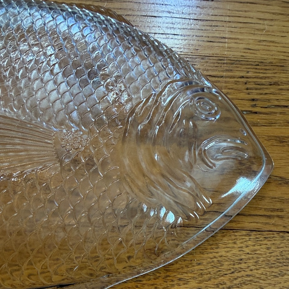 Clear Glass Fish-Shaped Dish - Picture 7 of 10